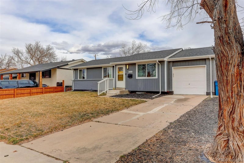 3222 Blackhawk Cir, Aurora, CO 80011