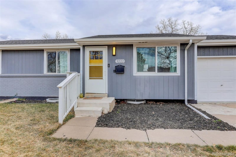 3222 Blackhawk Cir, Aurora, CO 80011
