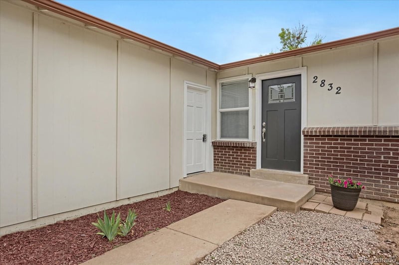 2832 Mobile St, Aurora, CO 80013