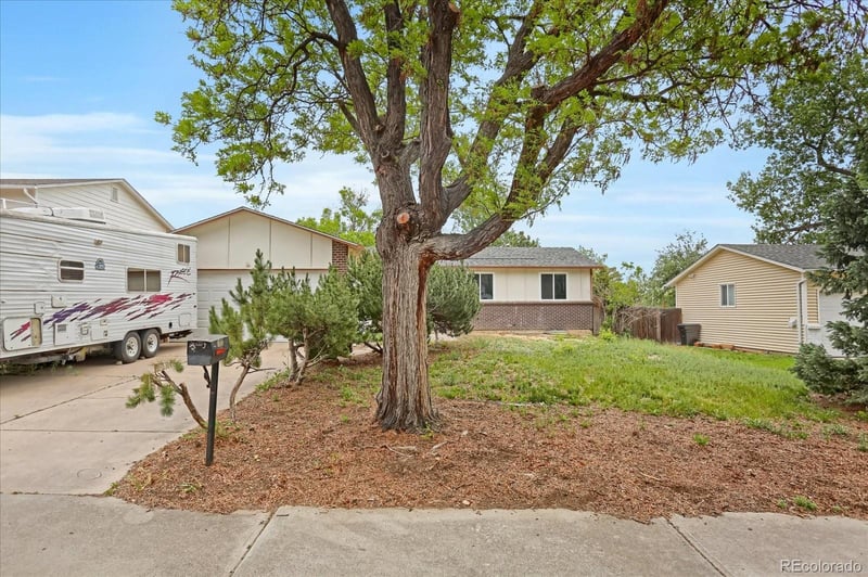 2832 Mobile St, Aurora, CO 80013