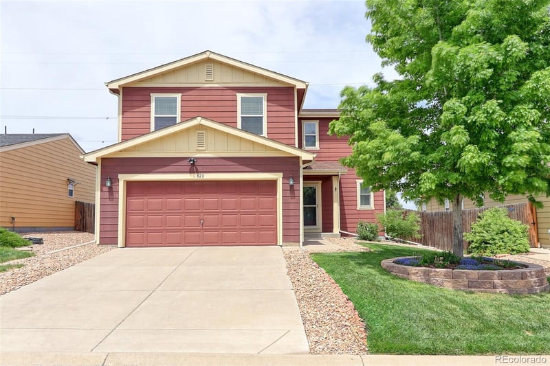 828 Lonewolf Cir, Brighton, CO 80603