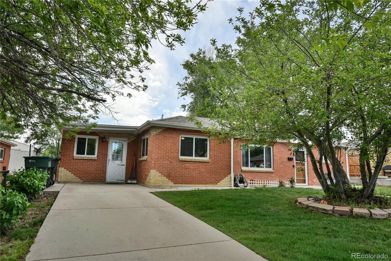 9361 Fir Dr, Thornton, CO 80229