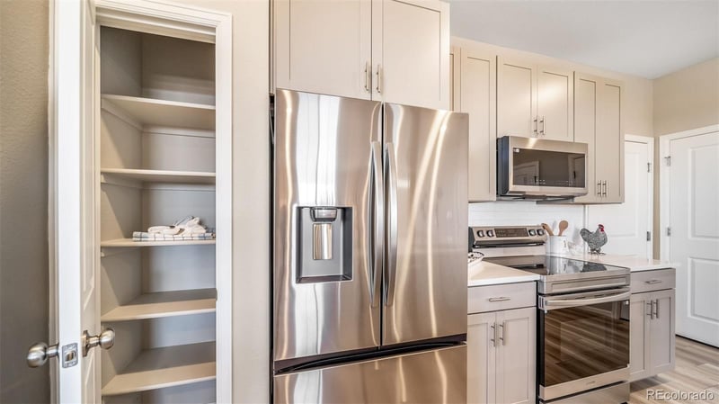 22413 46th Ave, Aurora, CO 80019