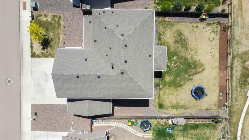 914 Charlton Dr, Windsor, CO 80550