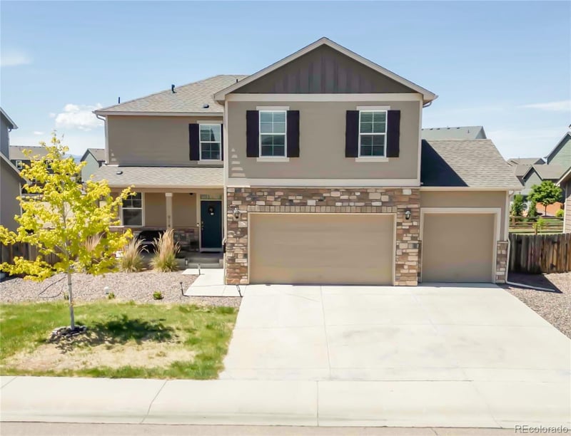 914 Charlton Dr, Windsor, CO 80550