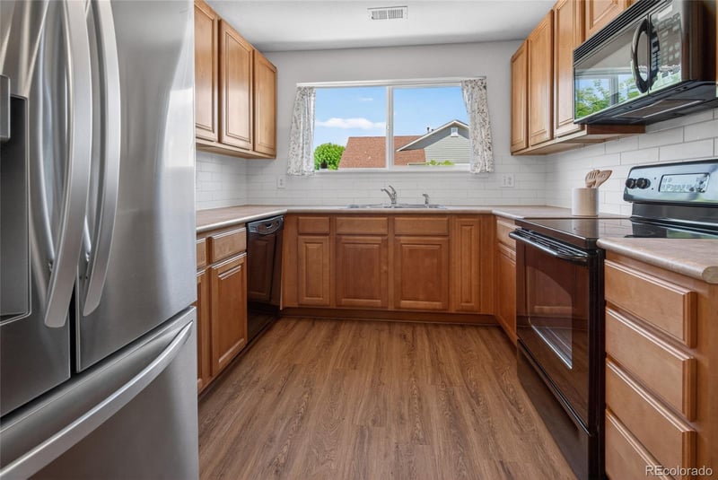 4825 Hahns Peak Dr #202, Loveland, CO 80538