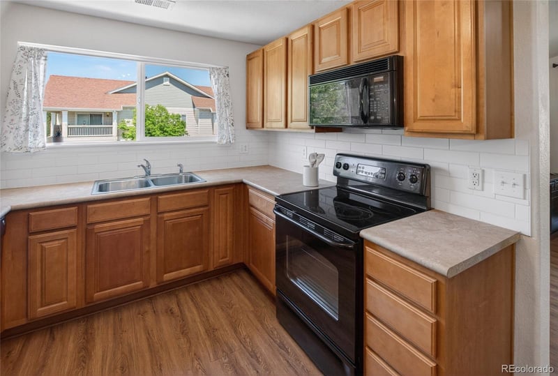 4825 Hahns Peak Dr #202, Loveland, CO 80538