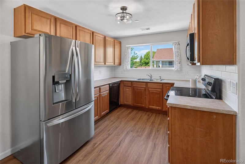 4825 Hahns Peak Dr #202, Loveland, CO 80538