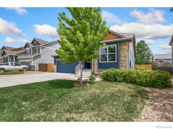427 Pioneer Ln, Johnstown, CO 80534