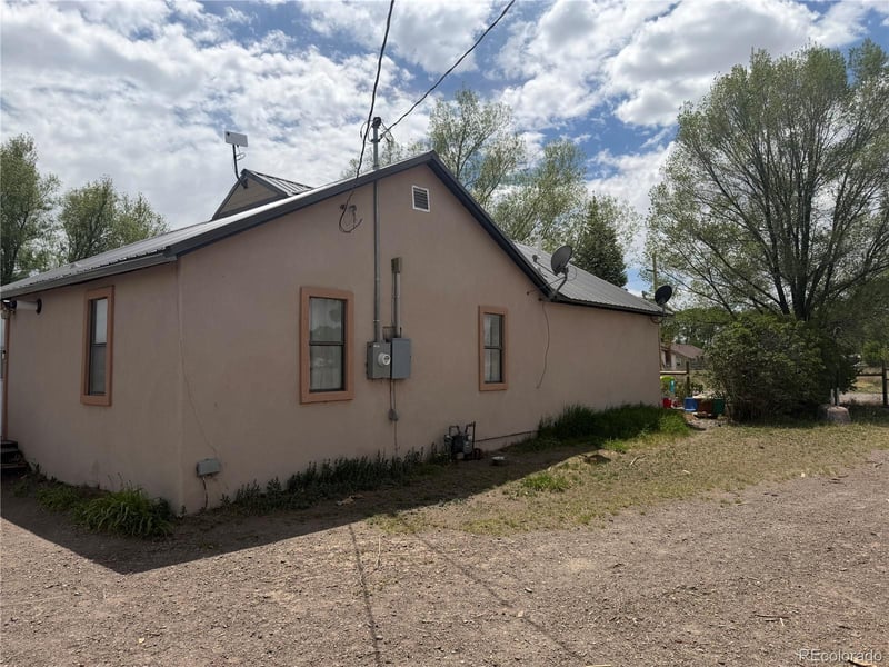 810 Seventh St, Sanford, CO 81151