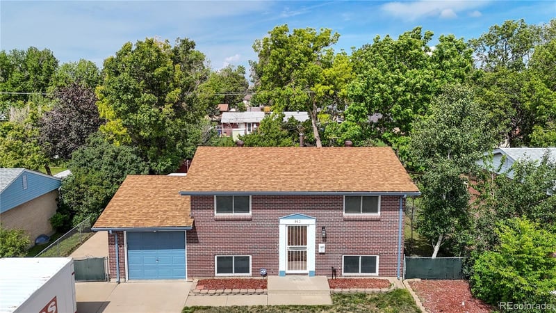 963 Jamaica St, Aurora, CO 80012