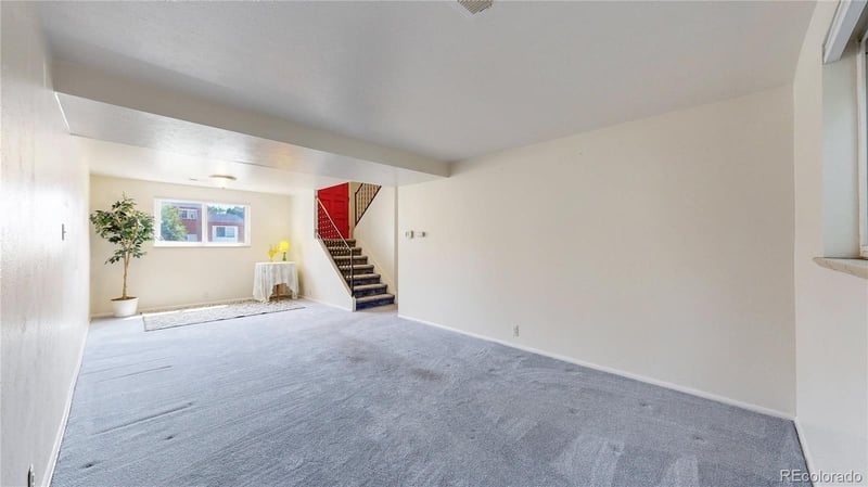963 Jamaica St, Aurora, CO 80012