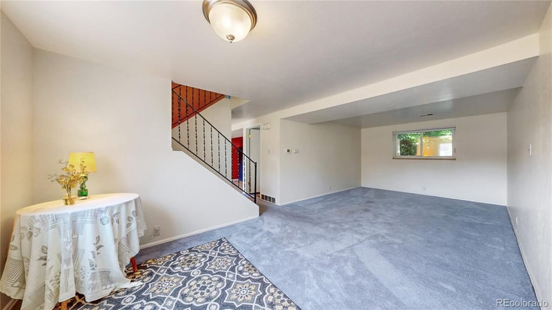 963 Jamaica St, Aurora, CO 80012