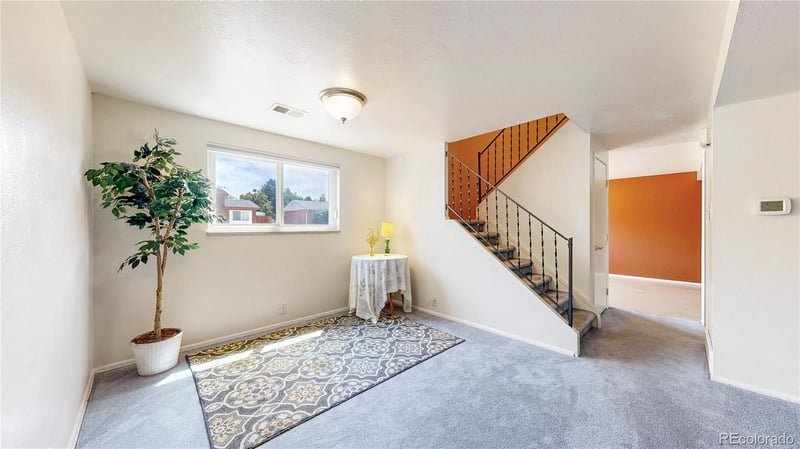 963 Jamaica St, Aurora, CO 80012