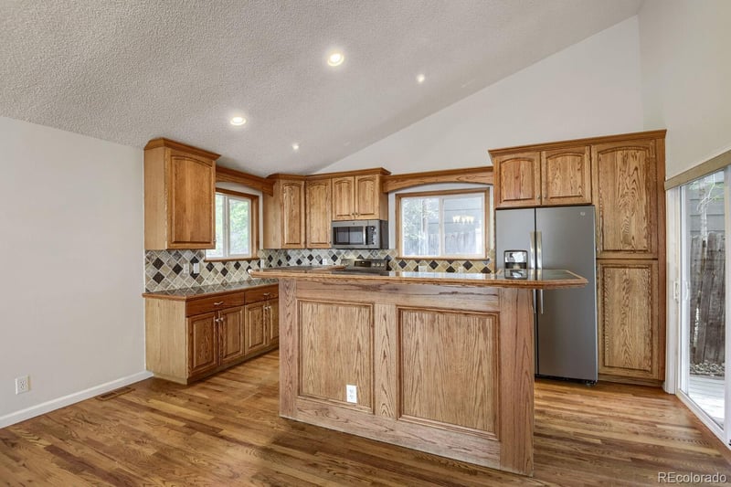 17483 E Temple Dr, Aurora, CO 80015