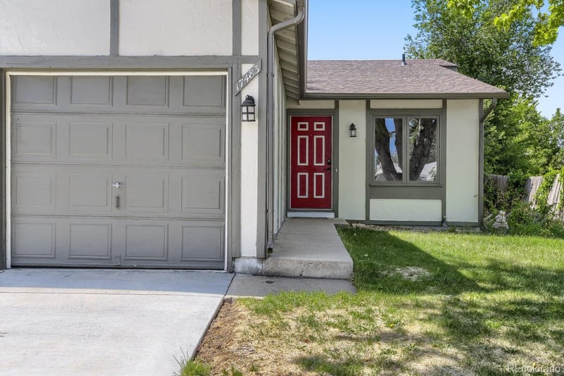 17483 E Temple Dr, Aurora, CO 80015