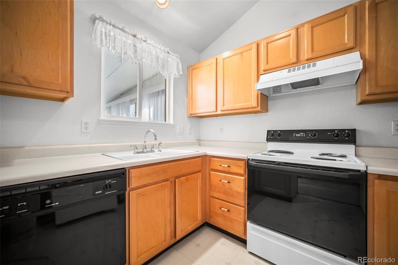 2871 Elaine Dr, Broomfield, CO 80020