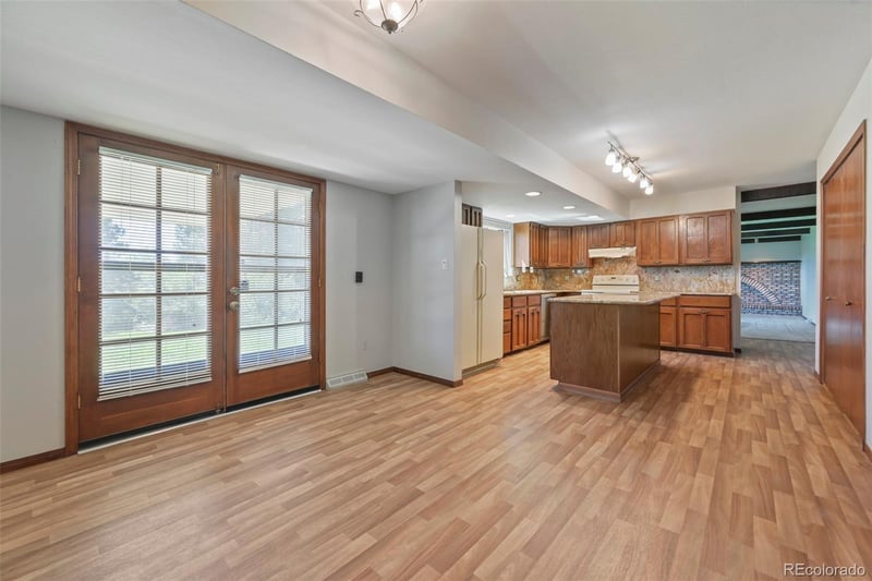 11468 Berry Dr, Englewood, CO 80111