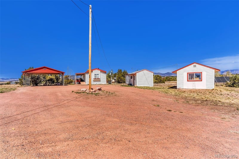 325 5th St, Penrose, CO 81240
