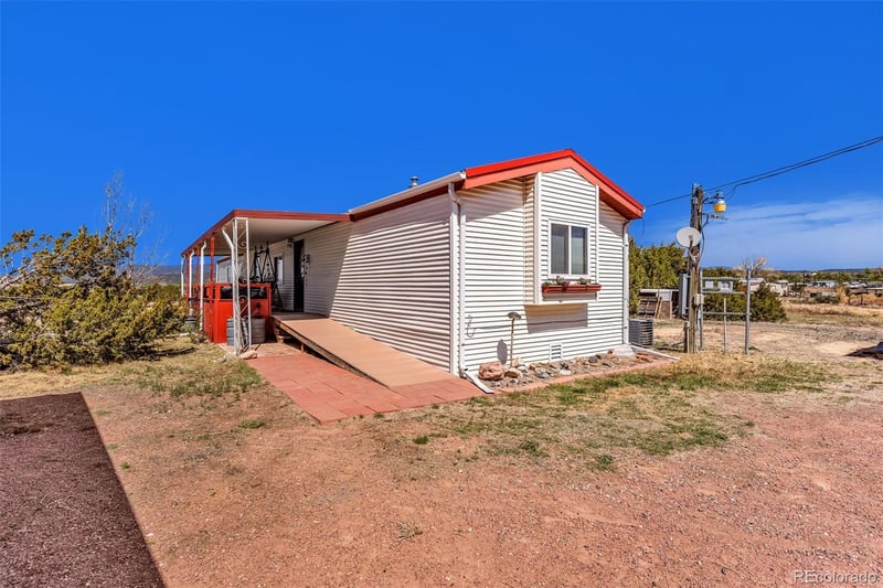 325 5th St, Penrose, CO 81240