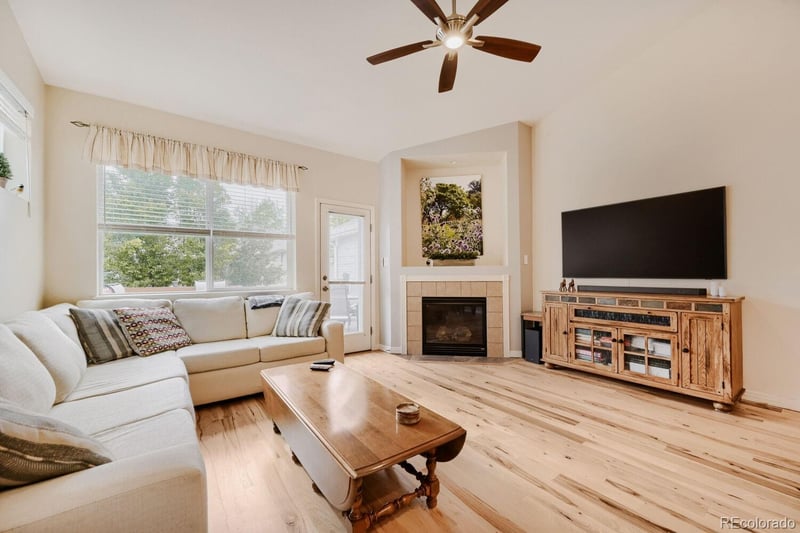 537 Peregrine Cir, Longmont, CO 80504