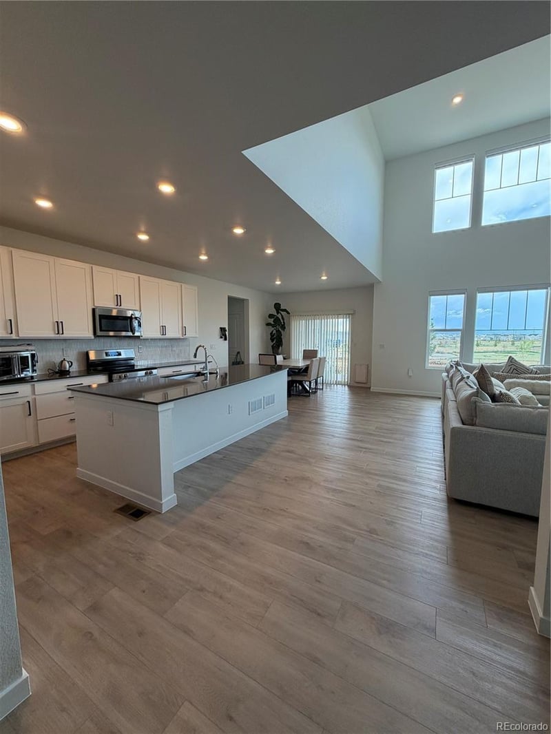 9981 Tucson St, Commerce City, CO 80022