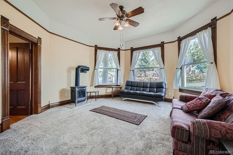 200 Eaton Ave, Cripple Creek, CO 80813