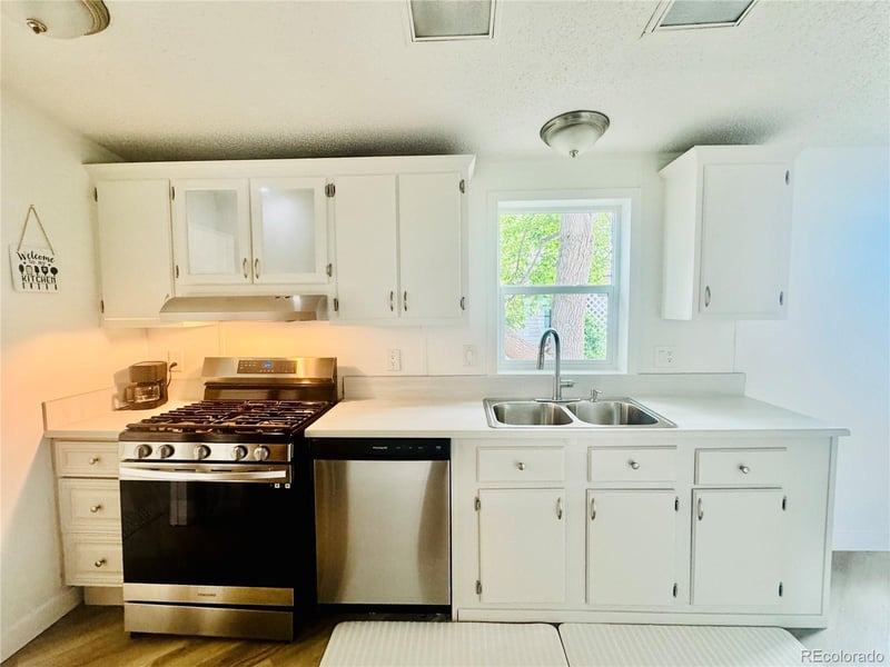 712 Oriole Dr, Lafayette, CO 80026