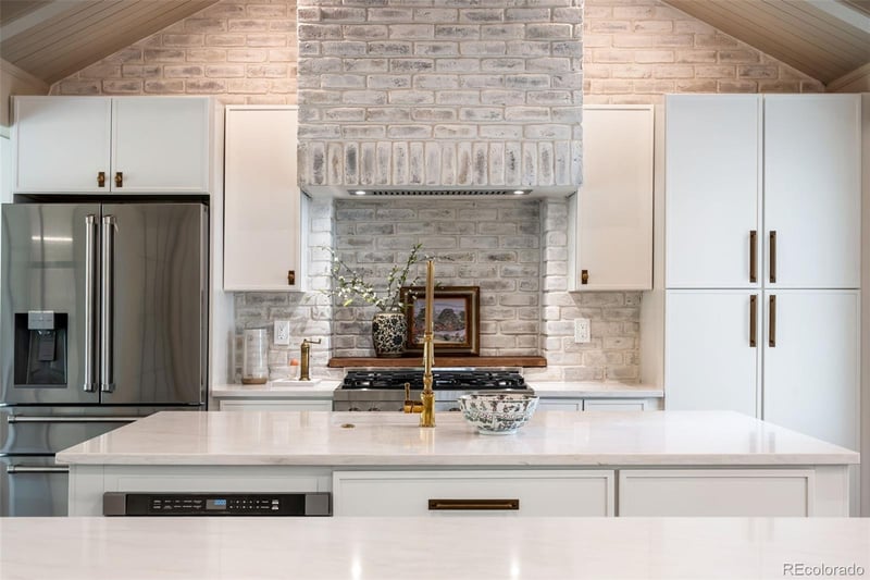 8024 S Oneida Ct, Centennial, CO 80112