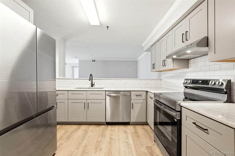 5667 Urban St #201, Littleton, CO 80127