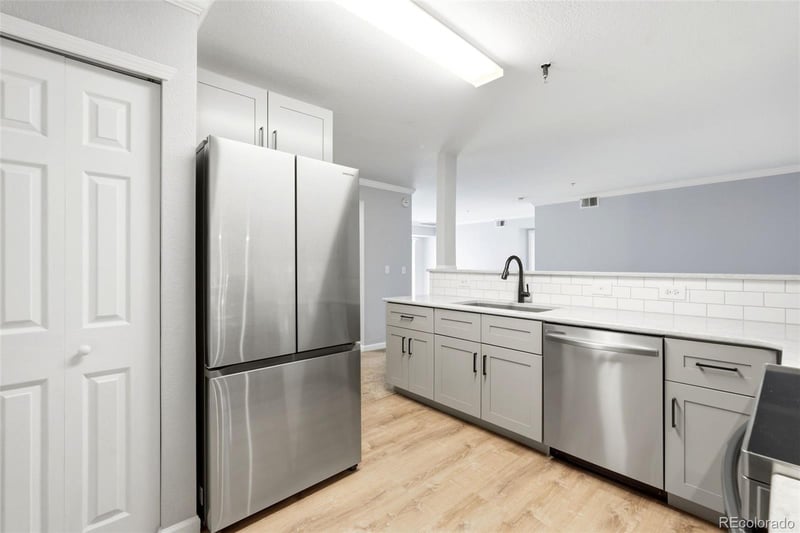5667 Urban St #201, Littleton, CO 80127