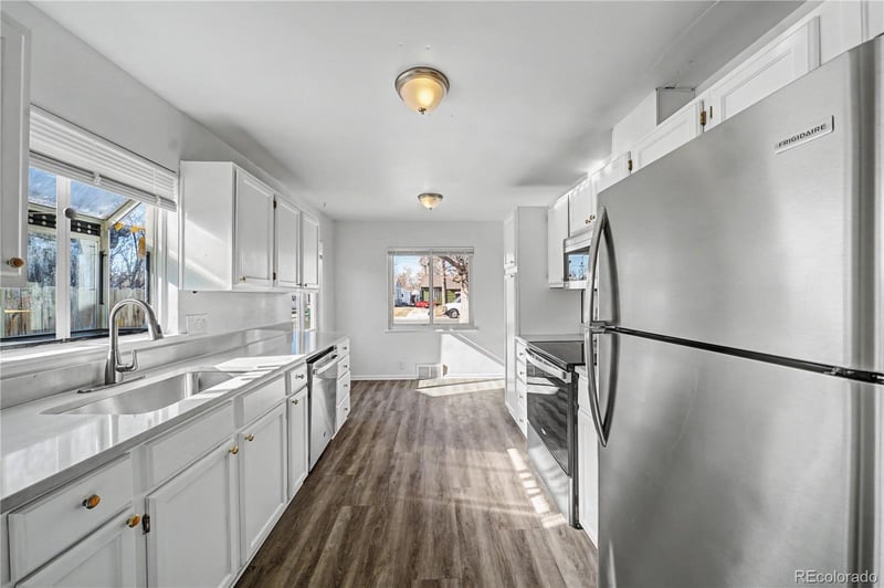 1764 Oakland St, Aurora, CO 80010