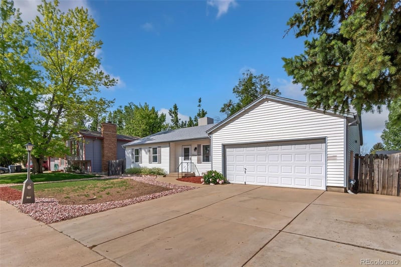2205 Lincoln St, Longmont, CO 80501