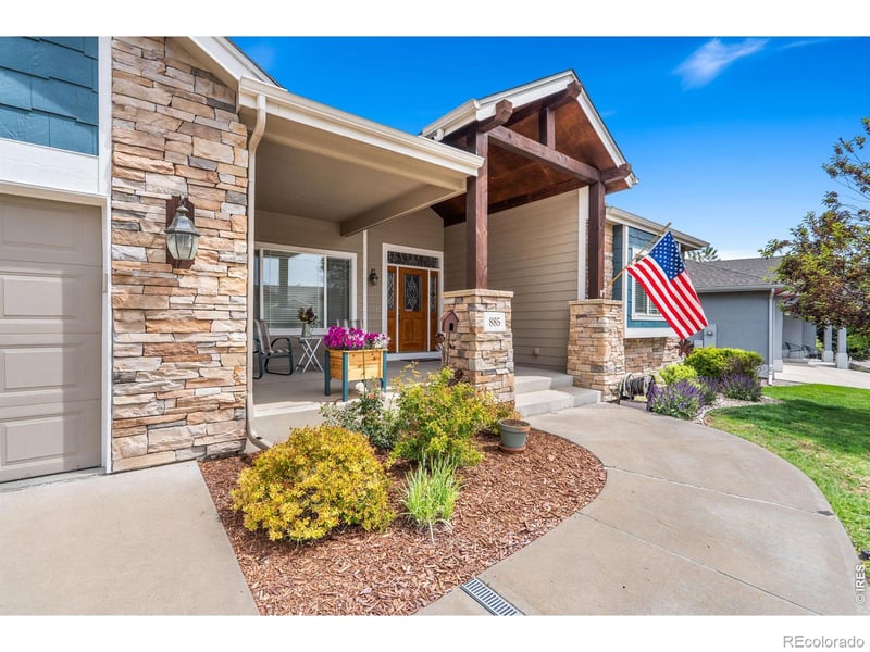 885 Crabapple Dr, Loveland, CO 80538