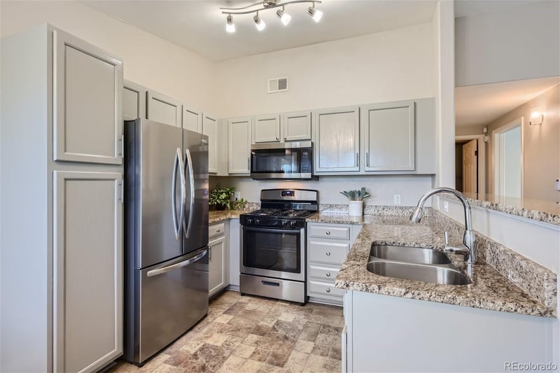 8469 Little Rock Way #201, Highlands Ranch, CO 80126