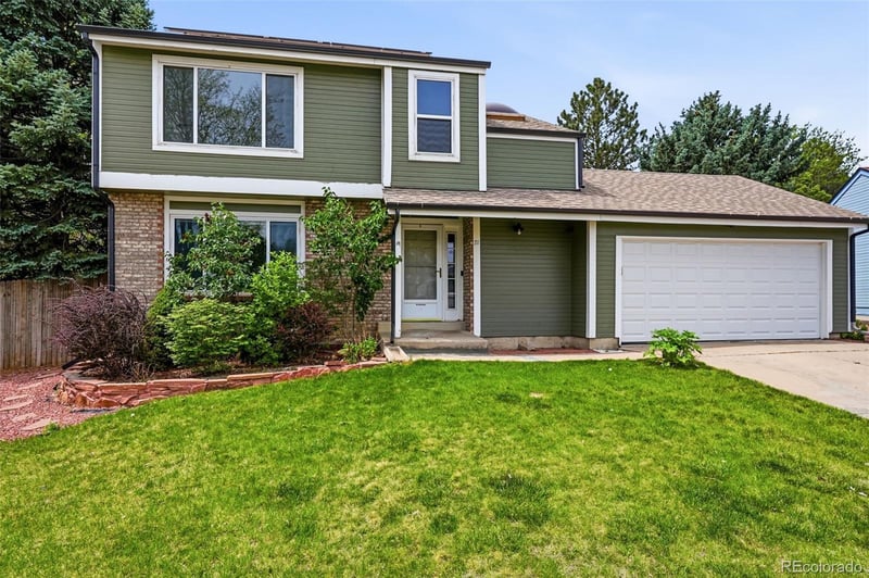 711 Granby Cir, Aurora, CO 80012