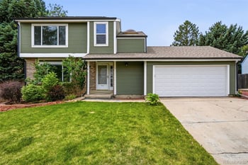 711 Granby Cir, Aurora, CO 80012