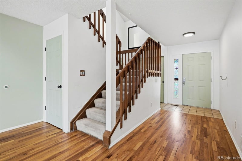 711 Granby Cir, Aurora, CO 80012