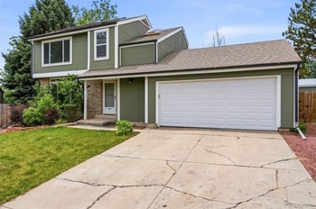 711 Granby Cir, Aurora, CO 80012