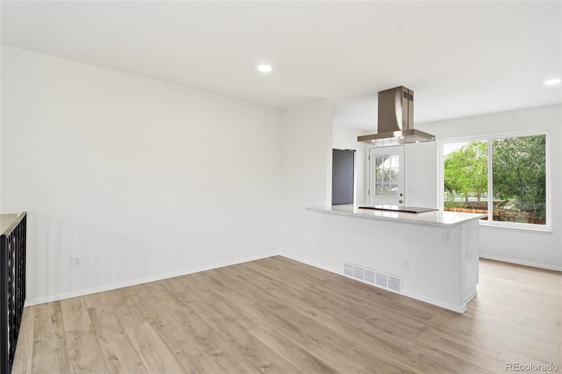 3227 Hoyt Way, Lakewood, CO 80227