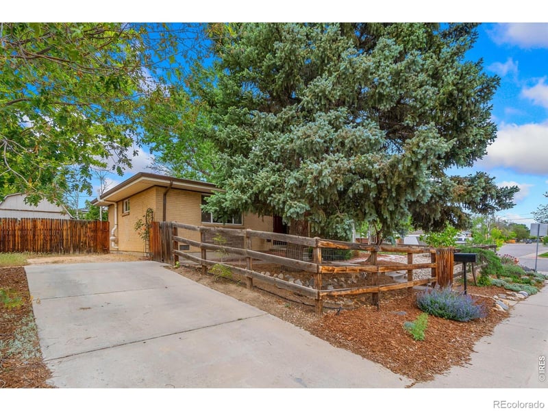 6617 61st Ave, Arvada, CO 80003