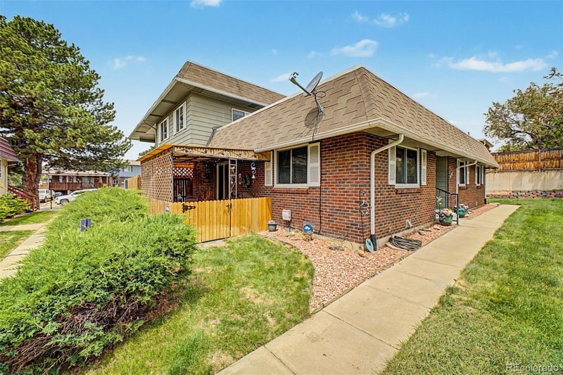 9972 Appletree Pl, Thornton, CO 80260