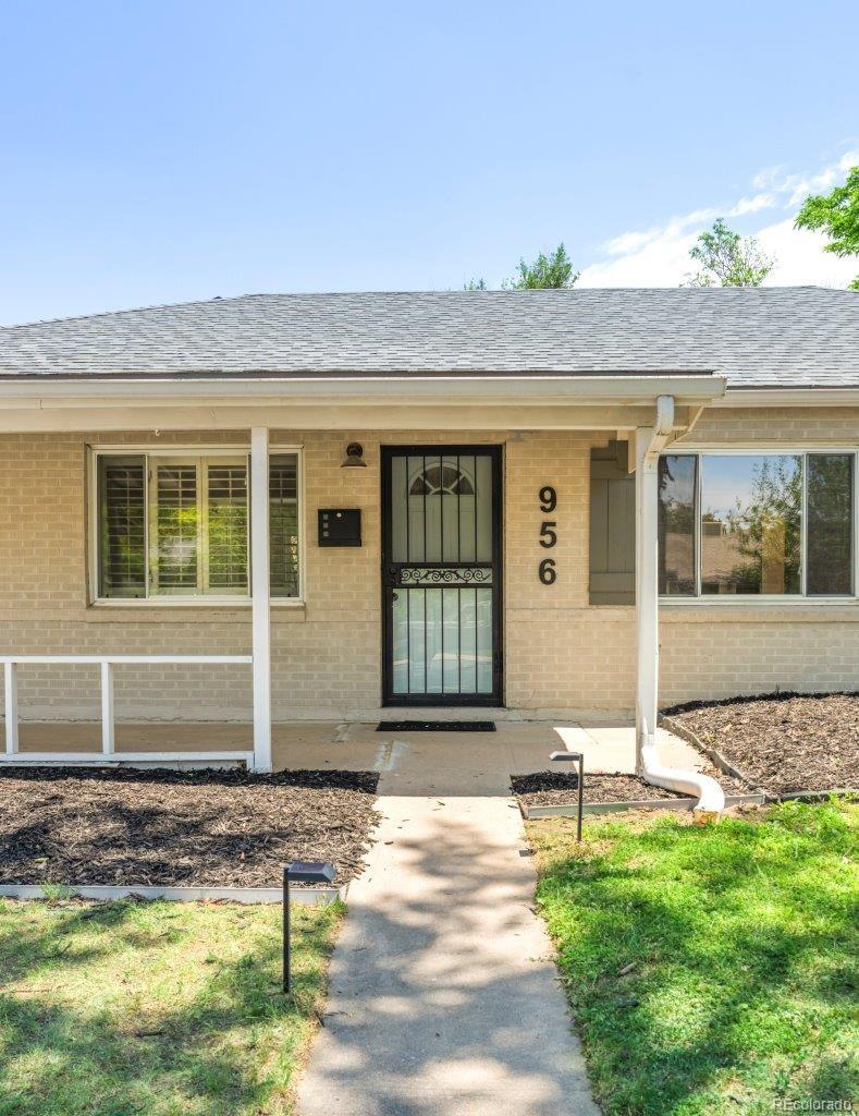 956 Racine St, Aurora, CO 80011
