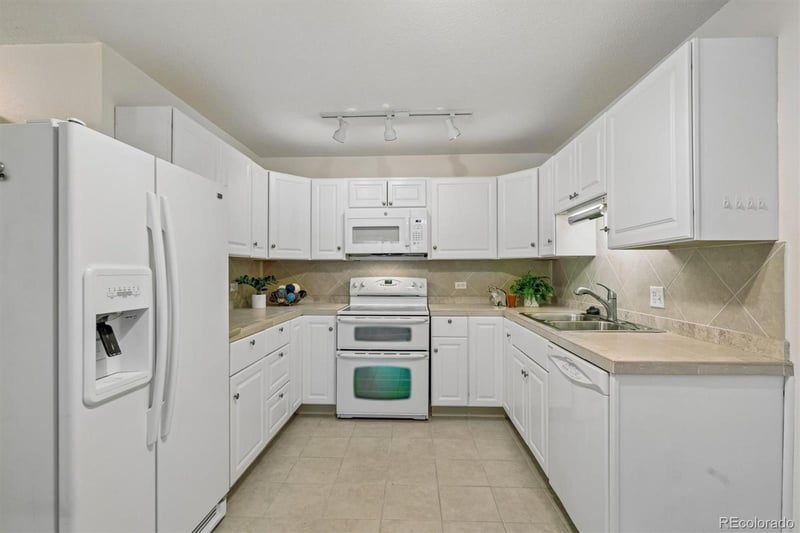 745 S Alton Way #2A, Denver, CO 80247