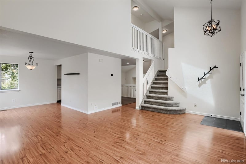 5019 Espana Way, Centennial, CO 80015
