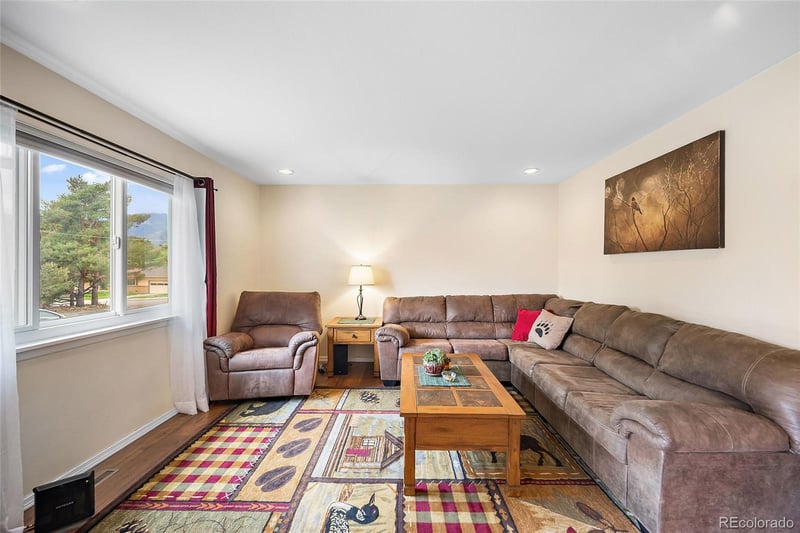 1802 Mayan Ct, Colorado Springs, CO 80904