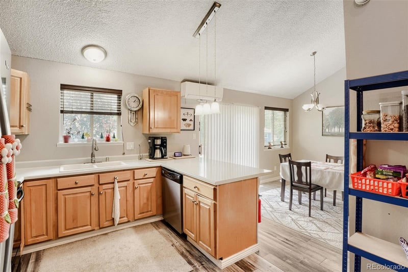 2856 Bryant Pl, Littleton, CO 80120
