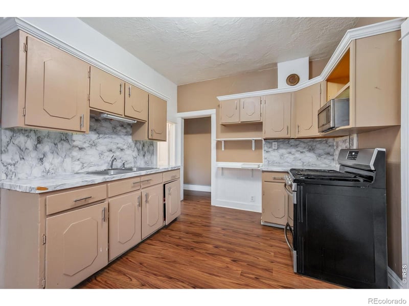 424 5th St, Loveland, CO 80537