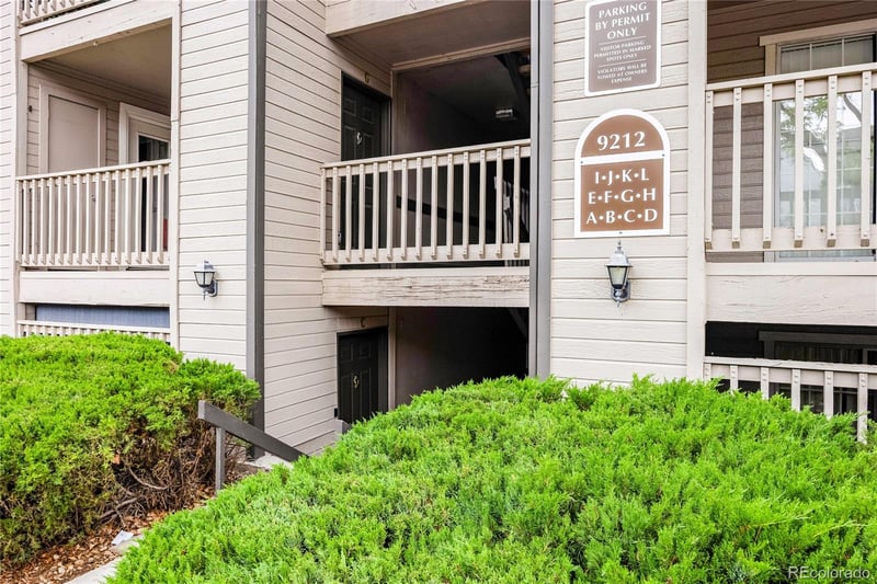 9212 Arbor Cir #E, Englewood, CO 80111