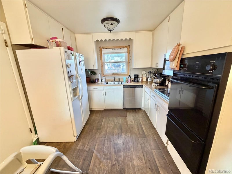 6631 Race Cir, Centennial, CO 80121